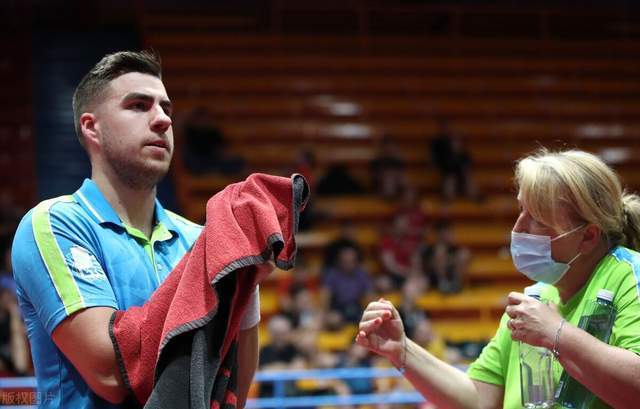 不少年轻球 不少年轻球