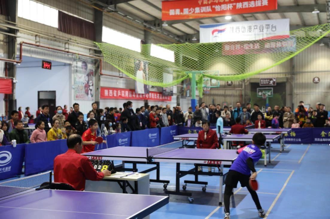 更透露出他 更透露出他